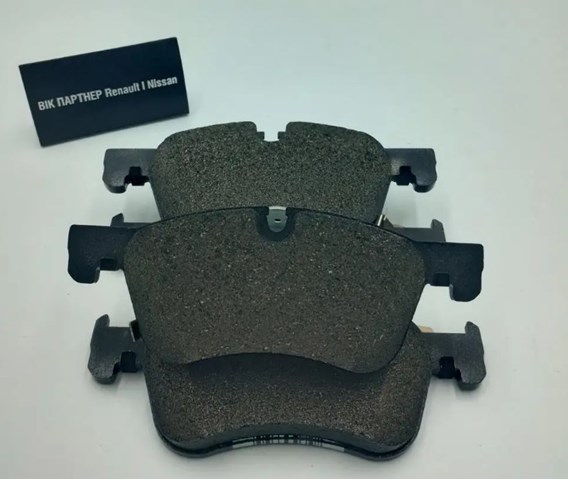 NISSAN D10606RN0A Передние тормозные колодки в наличии Каменское