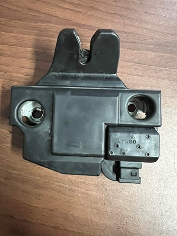 Замок задней двери 6460033140 TOYOTA