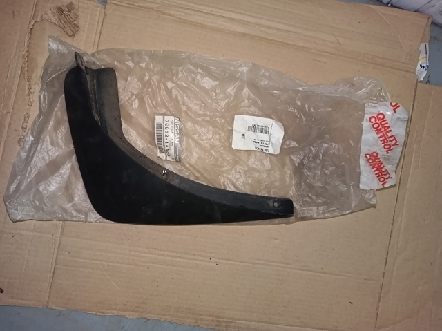 Брызговик задний, правый 788121AA0A NISSAN