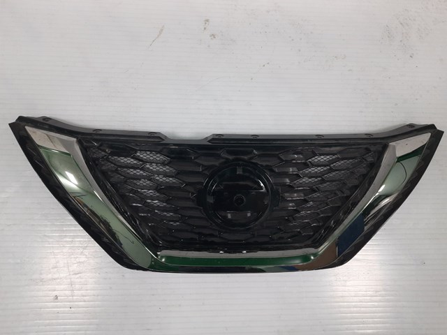 Решетка радиатора 62310HV2 NISSAN