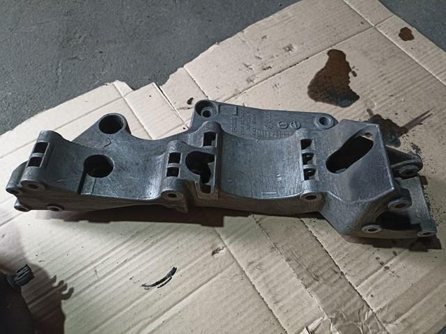 VAG R045903143C Кронштейн генератора в наличии Павлоград