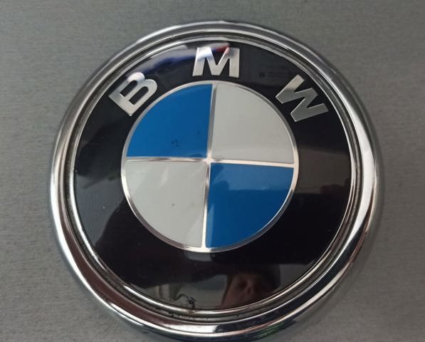 Эмблема на крышку багажника 7196559 BMW