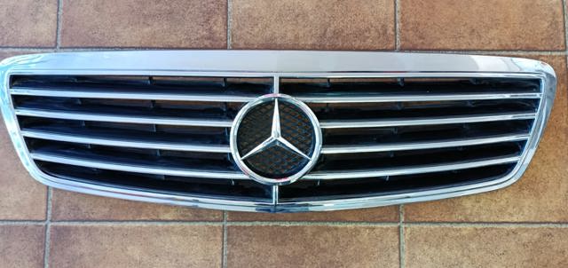 Облицовка радиатора A2208800383 MERCEDES