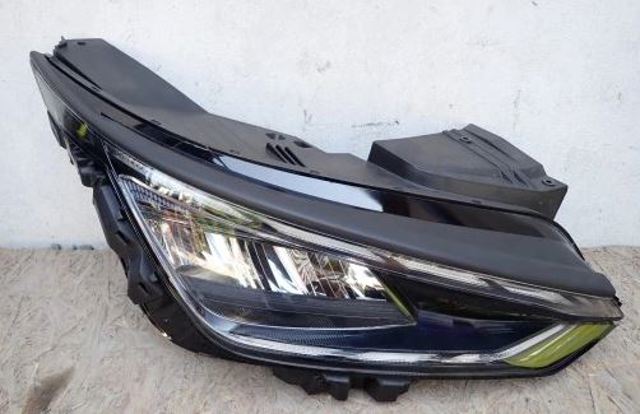 Вставка фары правой 92102CV000 HYUNDAI