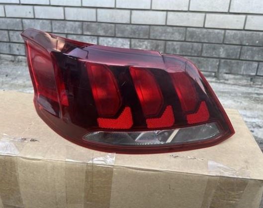 Фонарь задний левый 9817301180 MARKET (OEM)