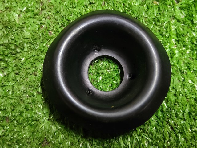 Подушка декоративной крышки мотора 03G103638 VAG