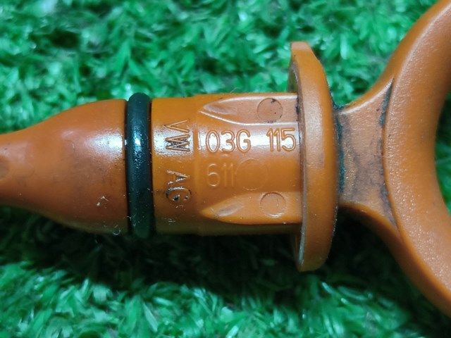 VAG 03G115611 Щуп (индикатор) уровня масла в двигателе в наличии Запорожье