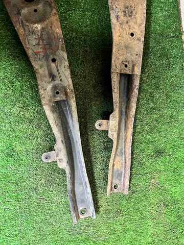 Балка крепления двигателя 4000A094 MITSUBISHI