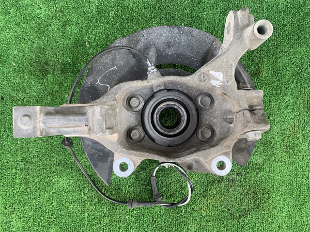 NISSAN 40014JA00A Цапфа передняя правая в наличии Ужгород