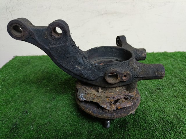 HYUNDAI 517162H000 Цапфа передняя правая в наличии Винница