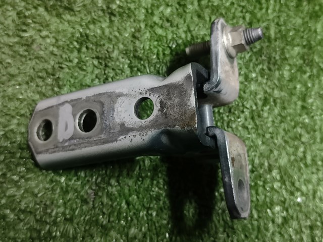 Завеса двери передней правой 5702A033 MITSUBISHI
