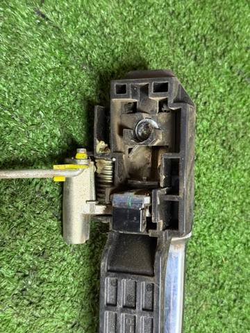 5716A036 MITSUBISHI Держатель наружной ручки двери задней правой купить в Ровно