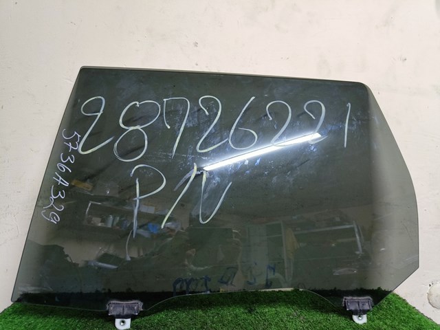 Стекло двери задней левой 5736A329 MITSUBISHI