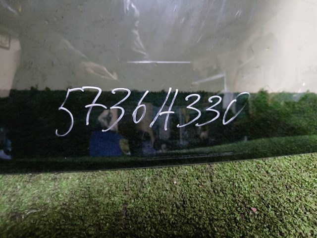 5736A330 MITSUBISHI Стекло двери задней правой купить в Винница