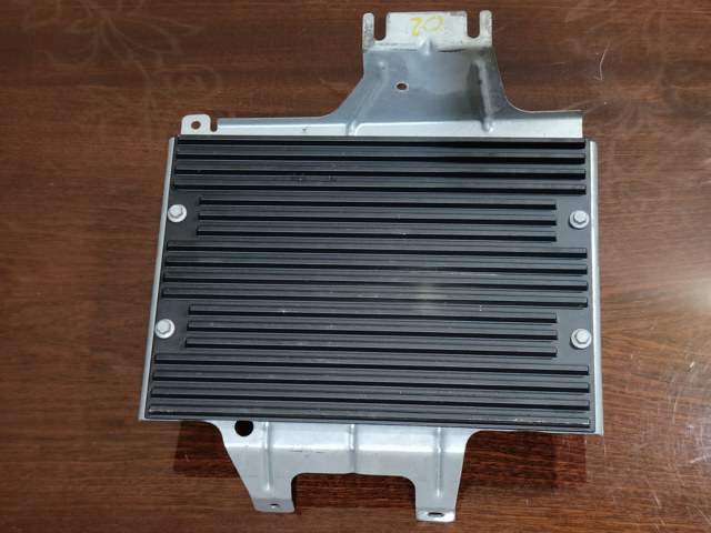 Усилитель звука аудиосистемы 6H5218C808CD LAND ROVER