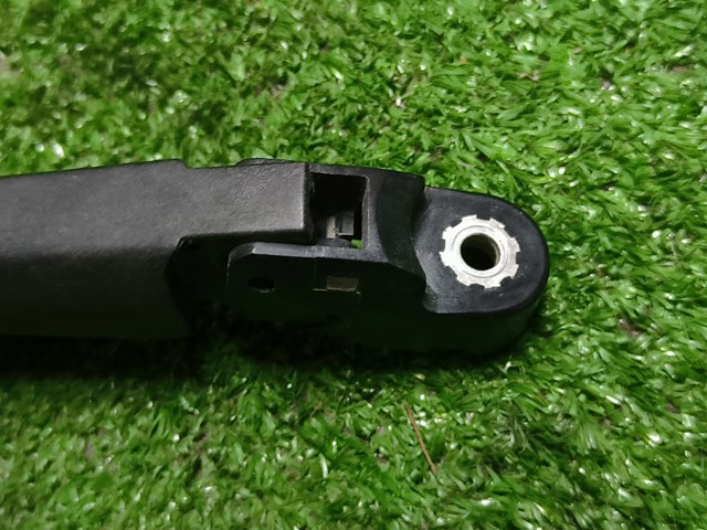 8253A029 MITSUBISHI Рычаг-поводок стеклоочистителя заднего стекла купить в Чернигов