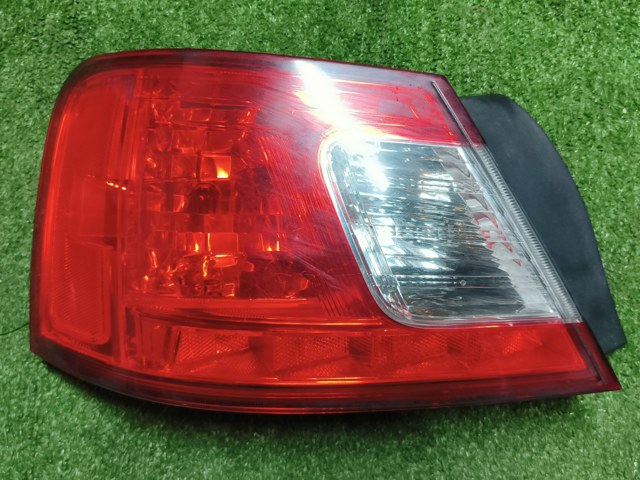 Задний левый стоп Mitsubishi Galant 9
