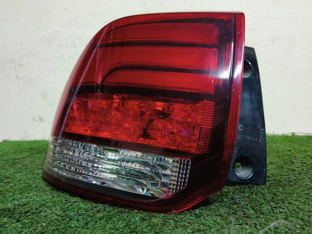 8330B177 MITSUBISHI Фонарь задний левый внешний купить в Черновцы