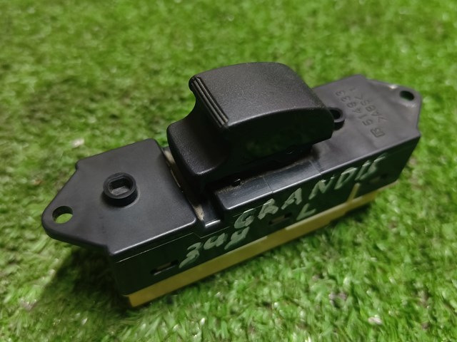 MITSUBISHI 8608A024 Кнопка включения мотора стеклоподъемника задняя левая в наличии Ужгород