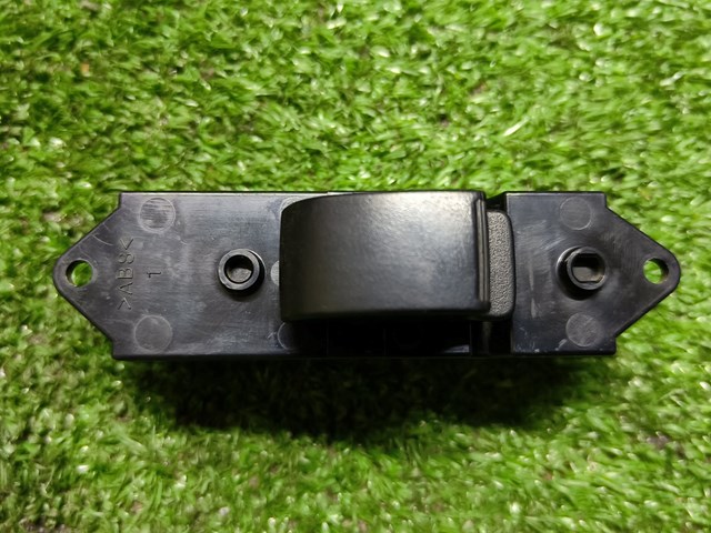 8608A063 MITSUBISHI Кнопка подъемника заднего стекла купить в Черновцы
