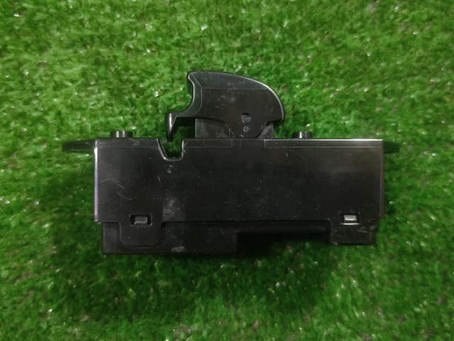 8608A066 MITSUBISHI Кнопочный блок управления стеклоподъемником задний правый купить в Тернополь