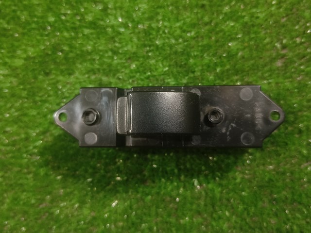 MITSUBISHI 8608A066 Кнопочный блок управления стеклоподъемником задний правый в наличии Каменское