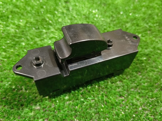 Кнопки заднего левого стекло подъемника 8608A067 MITSUBISHI