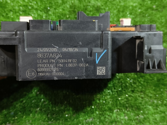 8637A824 Блок предохранителей купить Ирпень