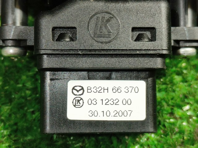 MAZDA B32H66370 Кнопка стеклоподъемника передняя в наличии Харьков
