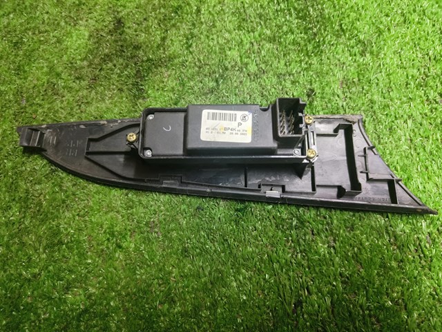 MAZDA BP4K66370 Кнопка стеклоподъемника передняя в наличии Киев