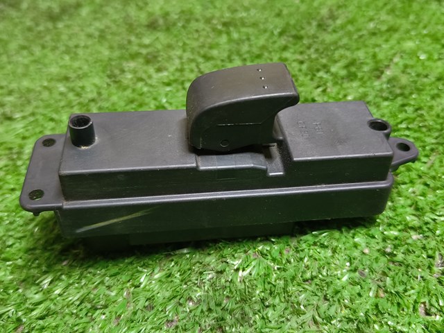 Кнопки заднего левого стекло подъемника BP4L66380 MAZDA