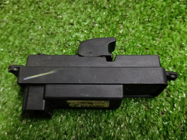 BP4L66380 MAZDA Кнопочный блок управления стеклоподъемником задний левый купить в Черновцы