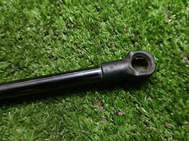 MAZDA GS1M62620D Амортизатор багажника в наличии Николаев