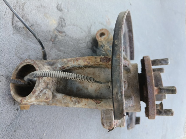 LR006859 LAND ROVER Цапфа передняя левая купить в Ужгород