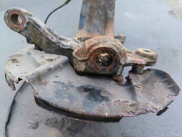 LR006859 LAND ROVER Цапфа передняя левая купить в Житомир