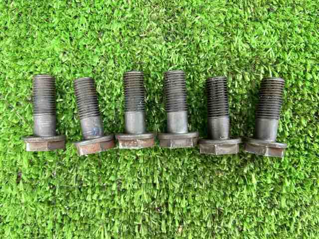 Болт крепления маховика MD122836 MITSUBISHI