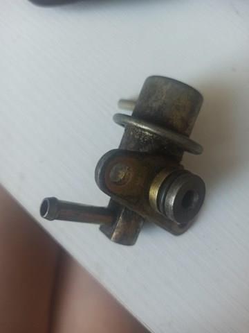 Регулятор давления топлива в топливной рейке MD322987 MITSUBISHI
