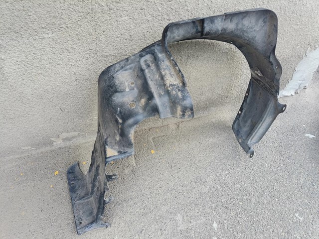 Подкрыльник переднего крыла, правый MN150570 MITSUBISHI