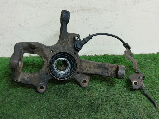 Кулак поворотный передний правый MR113893 MITSUBISHI
