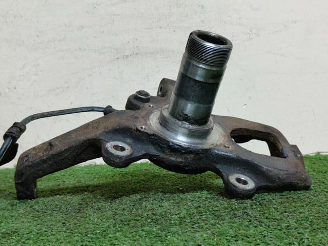 MITSUBISHI MR113893 Цапфа передняя правая в наличии Каменское