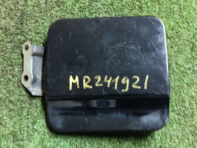 Лючок (дверца) бензобака MR241921 MITSUBISHI