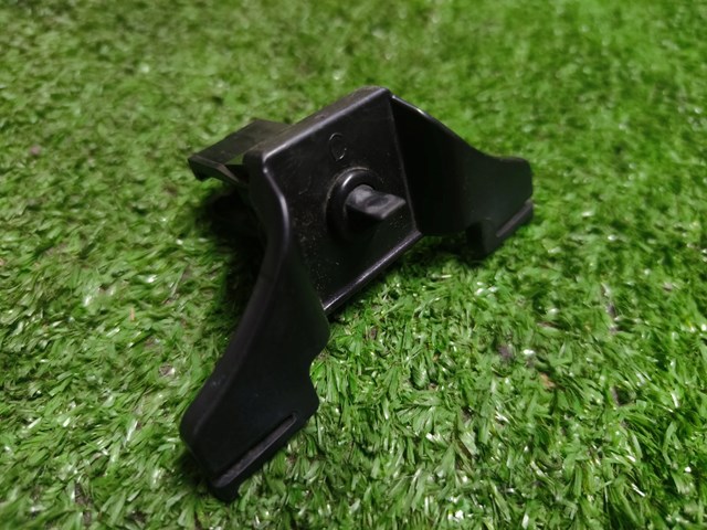 Замок открывания лючка бензобака MR303200 MITSUBISHI