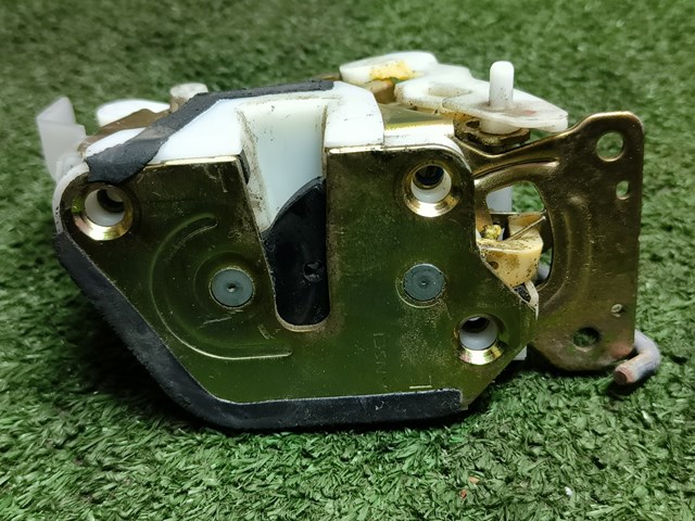 MITSUBISHI MR313409 Замок двери задней левой в наличии Черновцы