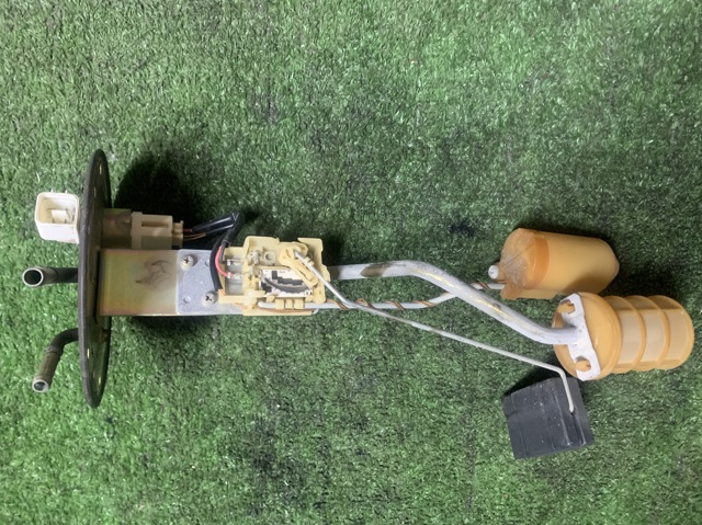 Датчик уровня топлива в баке MR512025 MITSUBISHI