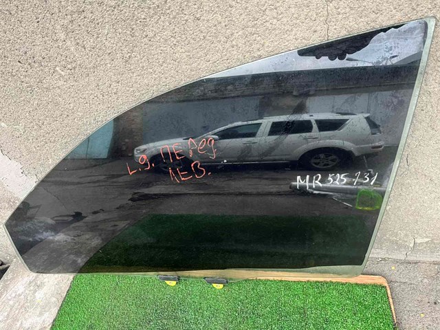 MITSUBISHI MR525731 Стекло двери передней левой в наличии Киев