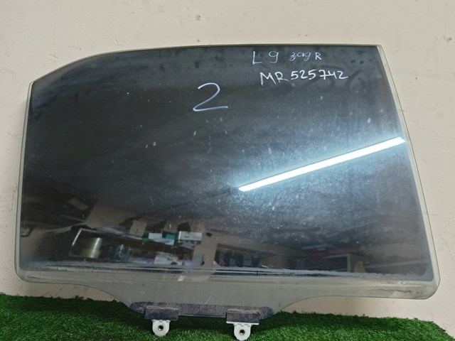 Окно задней двери MR525742 MITSUBISHI