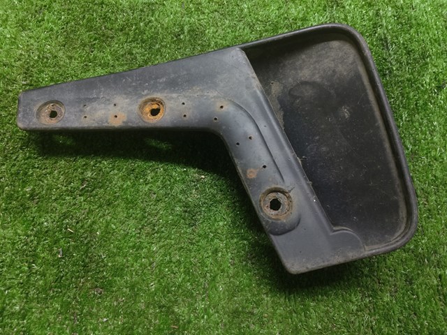 Брызговик передний, левый MR533433 MITSUBISHI