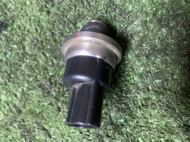 Датчик давления топлива MR560127 MITSUBISHI