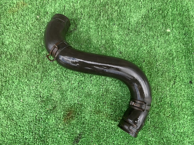 Нижний патрубок радиатора MR571239 MITSUBISHI