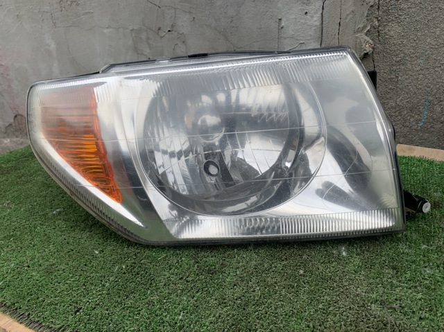 Основная фара - вставка MR586046 MITSUBISHI